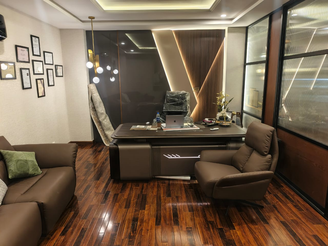 Boutique Showroom Office